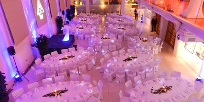 Hochzeit - Art der Location: Eventlocation - Hinterbrühl - Galabestuhlung im Festsaal - Novomatic Forum
