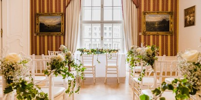 Hochzeit - Umgebung: in einer Stadt - Wien - Salon 2 - Spanische Hofreitschule 