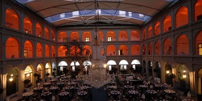 Hochzeit - Geeignet für: Geburtstagsfeier - PLZ 2011 (Österreich) - Spanische Hofreitschule 