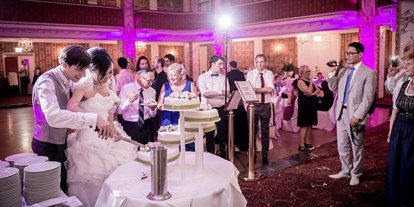 Hochzeit - Umgebung: im Park - Wien-Stadt Innere Stadt - Party der Hochzeitsgäste - Austria Trend Parkhotel Schönbrunn