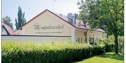 Hochzeit - Umgebung: in Weingärten - Wien Döbling - Eingang Garten - Berggasthof Magdalenenhof