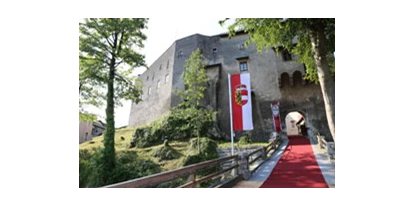 Hochzeit - nächstes Hotel - Hallmoos - Burg Golling - Burgaufgang - Burg Golling