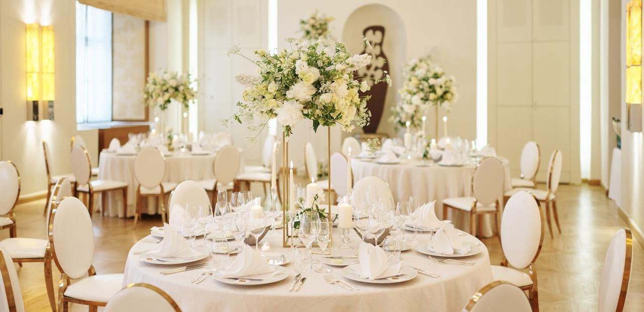 Lieu du mariage -  Elegante Hochzeitsfeier im Grand Ballroom mit barockem Charme und modernem Luxus. - Mandarin Oriental Prague