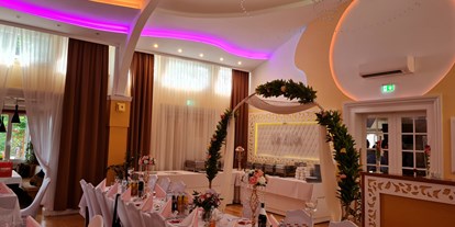 Hochzeit - Umgebung: in einer Stadt - Wien - Hochzeitsring  - Hochzeitssaal Wien Rosental