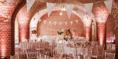 Hochzeit - Hochzeitsessen: 3-Gänge Hochzeitsmenü - Kranzberg - Prielhof
Die Chiavari Chairs sind nicht Teil der Location - Klosterschenke Scheyern - Prielhof