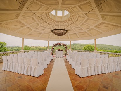 Hochzeit - Pavillon mit weißen Husten - Weinschloss Thaller