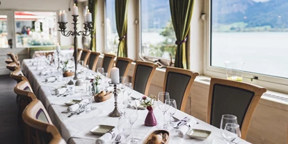 Mariage - Art der Location: Restaurant - Stockham (Straßwalchen) - Festtafel mit grandiosen Seeblick - Paul der Wirt, St. Wolfgang