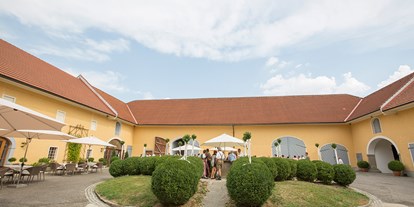 Hochzeit - Au (Wels, Krenglbach, Pichl bei Wels) - Heiraten am Burnerhof in Oberösterreich.
Foto © sandragehmair.com - Burnerhof