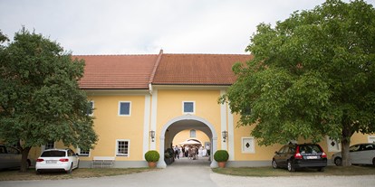 Hochzeit - Giering (Sipbachzell) - Heiraten am Burnerhof in Oberösterreich.
Foto © sandragehmair.com - Burnerhof