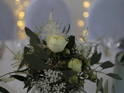 Hochzeit - Hochzeits-Stil: Boho-Glam - Weißenberg (Ansfelden) - Blumendekoration - Schloss Events Enns