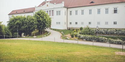Hochzeit - Kapelle - Oberösterreich - Schlossansicht vom Park aus - Schloss Events Enns