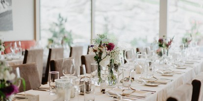 Hochzeit - PLZ 6069 (Österreich) - Der Restaurantbereich kann individuell gestaltet werden. Tischpläne helfen bei der Wahl. - Lizum 1600 - Ihre Hochzeitslocation