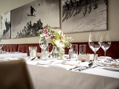 Hochzeit - PLZ 6060 (Österreich) - Der Restaurantbereich kann individuell gestaltet werden. Tischpläne helfen bei der Wahl. - Lizum 1600 - Ihre Hochzeitslocation
