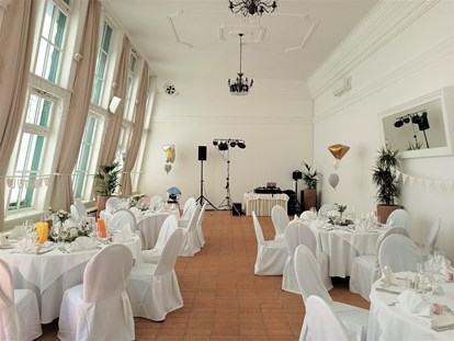 Hochzeit - Trauung im Freien - Dürnrohr - Orangerie Europahaus Wien
