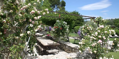 Wedding - Umgebung: im Park - Provence-Alpes-Côte d&#39;Azur - Le Mas de la Rose