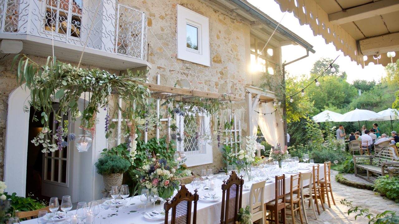 Location per matrimoni - Tafel für bis zu 30 Personen im Innenhof, Blickrichtung Westgarten. - Großkandlerhaus