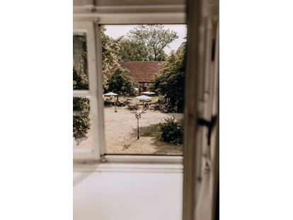 Nozze - Geeignet für: Vernissage oder Empfang - Sommersdorf (Mecklenburgische Seenplatte) - Blick aus einem Burgfenster auf den Hof der Burg. - Wasserburg Turow