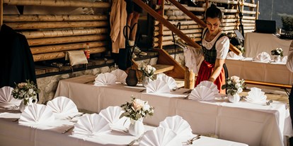 Hochzeit - Geeignet für: Firmenweihnachtsfeier - Tirol - Hochzeit Wintergarten (c) Alexandra Jäger / @alexandra.grafie - Stöttlalm