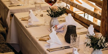 Hochzeit - Geeignet für: Firmenweihnachtsfeier - Tirol - Hochzeit Wintergarten (c) Alexandra Jäger / @alexandra.grafie - Stöttlalm