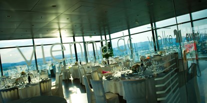 Hochzeit - externes Catering - Laxenburg - Der Innenbereich der Wolke21 mit Blick auf Wien.
 - wolke21 im Saturn Tower