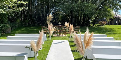 Hochzeit - Hochzeits-Stil: Boho-Glam - PLZ 4615 (Österreich) - Zeremonie im Grünen - Vedahof - Gramastetten