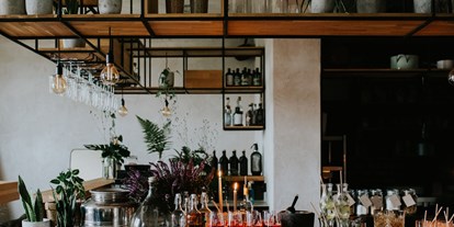 Hochzeit - Garten - Cocktailbar  - Franz von Grün 