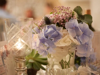 Hochzeit - Umgebung: in Weingärten - Raiding - Einfach ein Traum  - Himmelblau Rust - Hochzeit im Vintage Haus