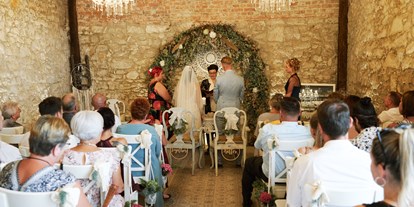 Hochzeit - Art der Location: Scheune - Burgenland - Die Supper schöne Hochzeit von Andreas und Ines am 2.08.2020 - Himmelblau Rust - Hochzeit im Vintage Haus