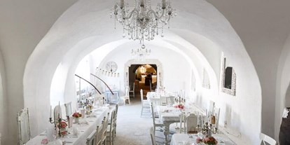 Hochzeit - Weinkeller - Das Gewölbe. - Himmelblau Rust - Hochzeit im Vintage Haus