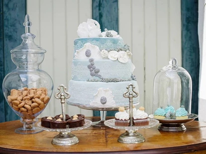 Mariage - Neudörfl (Neudörfl) - Wir bereiten Euch auf Wunsch auch eine zauberhafte Hochzeitstorte samt passender Candy Bar - Himmelblau Rust - Hochzeit im Vintage Haus