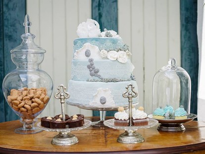 Hochzeit - Wir bereiten Euch auf Wunsch auch eine zauberhafte Hochzeitstorte samt passender Candy Bar - Himmelblau Rust - Hochzeit im Vintage Haus