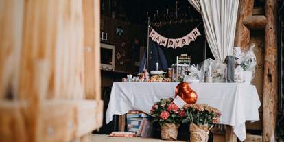Hochzeit - Art der Location: Bauernhof/Landhaus - Deutschland - Die Candybar in der Scheune ist das Highlight für Jung und Alt. - Alte Försterei