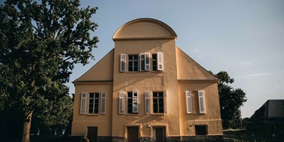Hochzeit - Art der Location: im Freien - Dallgow-Döberitz - Das Gutshaus Neukladow am Großen Wannsee. - Gutshaus Neukladow