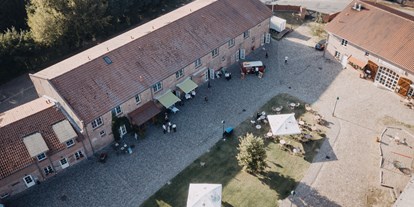 Hochzeit - Schiffmühle - Der große Vorhof des Landhof Liepe. - Landhof Liepe