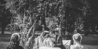 Hochzeit - Kinderbetreuung - Triberg - Auch das ist möglich im Parkhotel Adler: Standesamtliche Trauung im Park  - Parkhotel Adler, Hochschwarzwald Hotelbetriebs GmbH