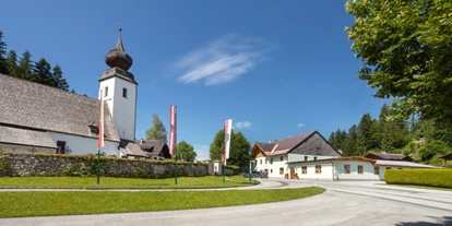 Nozze - Geeignet für: Hochzeit - Berchtesgaden - Im Blick die Pfarrkirche KRISPL die sich direkt gegenüber unseres Festsaals befindet. - Gasthof Krisplwirt