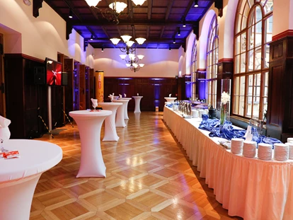 Wedding - nächstes Hotel - Wien Ottakring - Das Portico eignet sich sehr gut für ein Buffet ... - Palais Ferstel