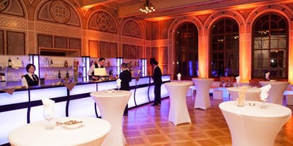 Hochzeit - Wien - Kleiner Ferstelsaal mit angemietetem Loungemobiliar & Bar - Palais Ferstel