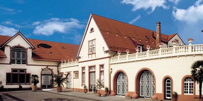 Hochzeit - Umgebung: im Park - Schifferstadt - Der Innenhof  - Palais Schloss Wachenheim