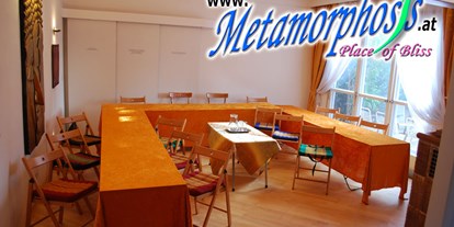 Hochzeit - interne Bewirtung - Leopoldsdorf (Leopoldsdorf) - Bankett U-Form in der Garden Lounge - Metamorphosys - Place of Bliss - Wien 22