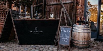 Hochzeit - Hochzeitsessen: Buffet - Leimen (Rhein-Neckar-Kreis) - Die Bar des Sektempfang  - Gutshof Ladenburg