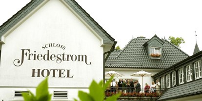 Hochzeit - Hochzeitsessen: Buffet - Köln - Hotelansicht  - Hotel „Schloss Friedestrom“