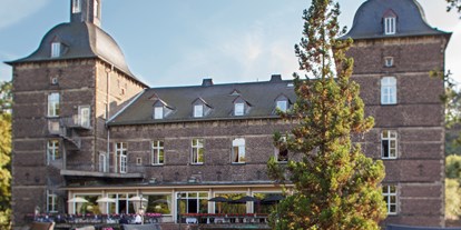 Hochzeit - Velbert - Parkansicht  - Schlosshotel Hugenpoet
