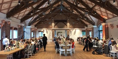 Hochzeit - Geeignet für: Firmenweihnachtsfeier - Neuss - Innenansicht der Eventscheune - Schloss Arff
