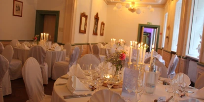 Bruiloft - Hochzeitsessen: Catering - Oberlausitz - Die Tischdekoration kann nach Ihren Wünschen durch uns oder durch Sie gestaltet werden. - Barockschloss Oberlichtenau