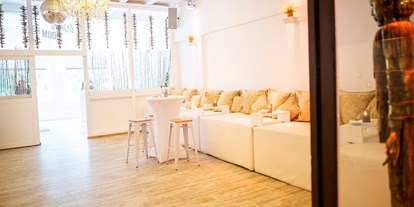 Hochzeit - Umgebung: in einer Stadt - Schönaich (Böblingen) - White Room - Mauritius Stuttgart-Süd Eventlocation