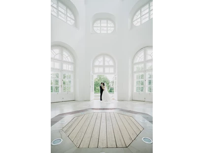 Hochzeit - Geeignet für: Produktpräsentation - Ebreichsdorf - Ansicht des Oktogons Richtung Park - Orangerie im Schlosspark Eisenstadt