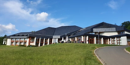 Hochzeit - Geeignet für: Vernissage oder Empfang - Deutschland - Auffahrt zum Hotel - Landhaus Nordhelle