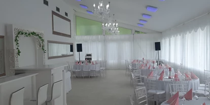 Hochzeit - Geeignet für: Hochzeit - Dormagen - Hauptsaal, Deckenlampen können individuell eingestellt werden (Licht, Farbe, Helligkeit) - Monte Cristo