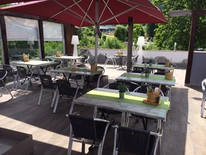 Wedding - Klimaanlage - Esslingen am Neckar - Schlosscafe Terrasse immer ein Asuflug wert und auch super zum feiern im freien und Wintergarten  - Schlosscafe Location & Konditorei / Restaurant